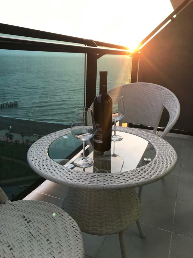 Sea View Apartments Orbi Beach Tower Batumi Exterior foto